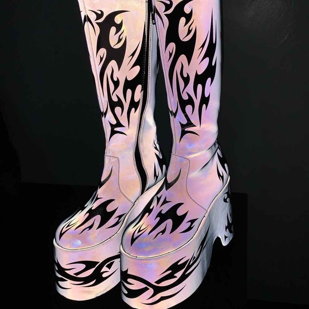 Sz10 Dolls Kill lighting boots reflective platform - Picture 16 of 16